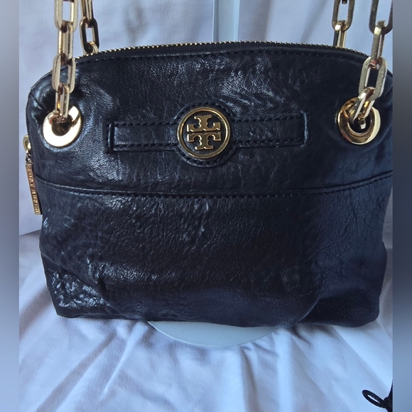 Tory Burch Black Shoulder Bag with Gold Chain - Picture 2 of 10